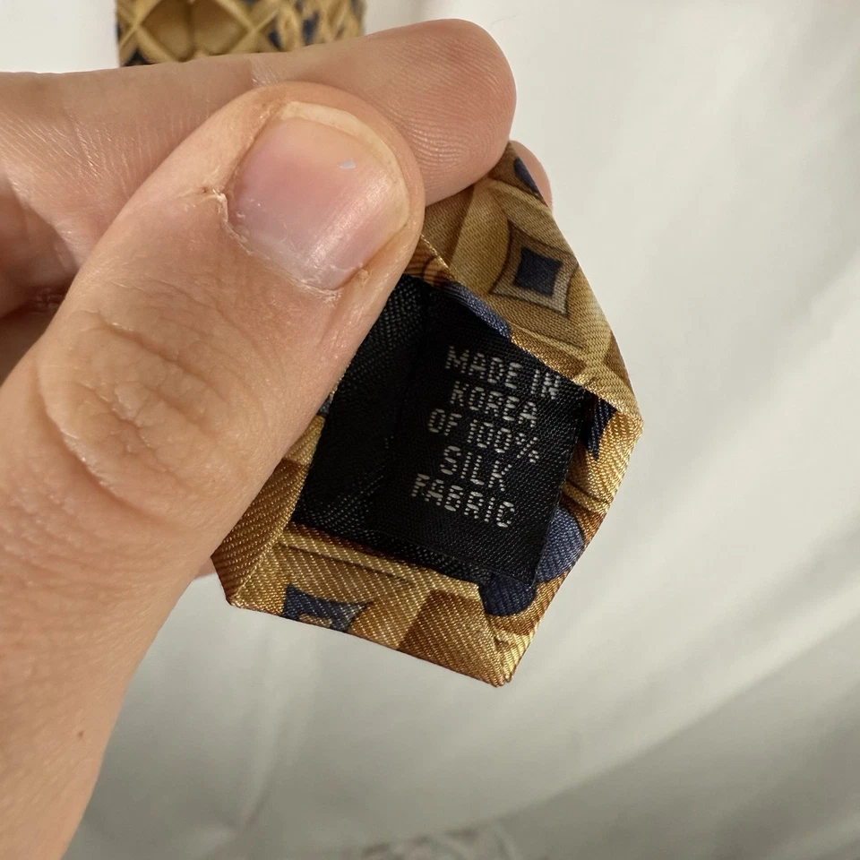 Corbata para hombre Walt Disney World 59" amarilla estampado Mickey 100 % seda 4" de ancho Foto 3 de 4