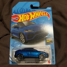 Hot Wheels Lamborghini Urus '17 neuves presque comme neuves
