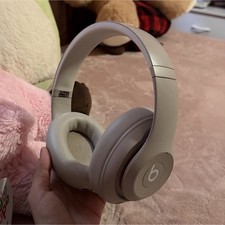 Beats Studio Pro-Premium Wireless Over-Ear Headphones Audio- Sandstone