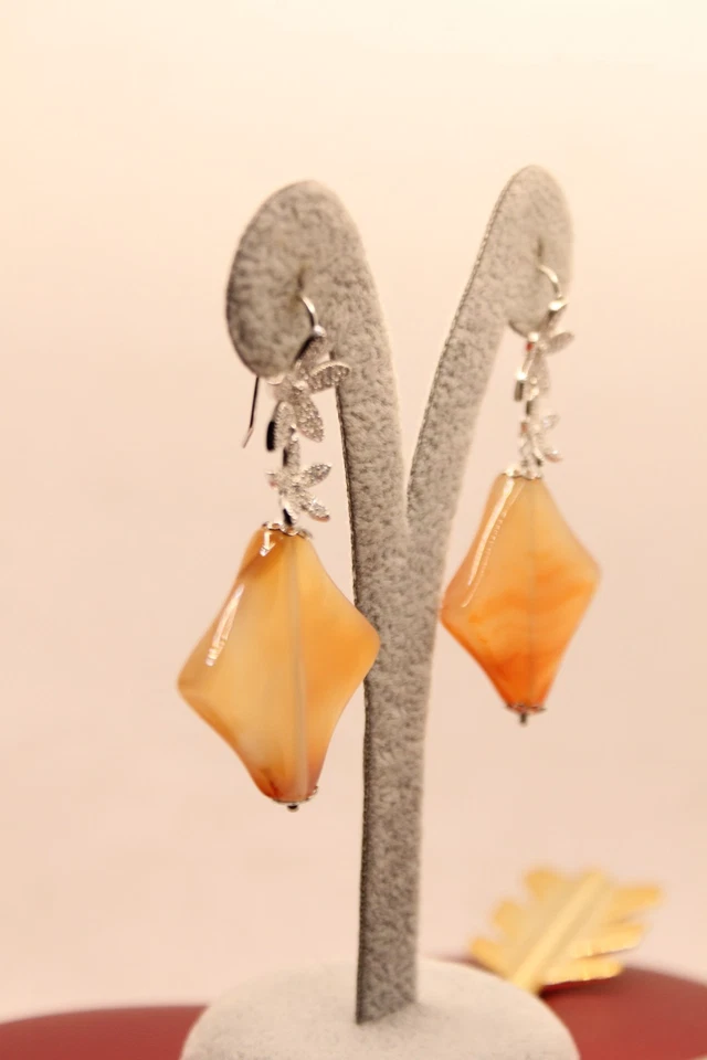 ORECCHINI IN ARGENTO PENDENTI CORNIOLA NATURALE FIORI CON ZIRCONI BIANCHI MM 60 - Immagine 4 di 4