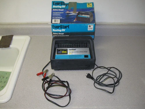 EverStart Boating / RV 10 Amp Deep Cycle Manual / Automatic Battery Charger