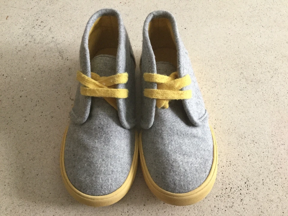 Morgan & Milo Niños Zapatillas Botas Altas Tops Talla 10.5 Gris Y Amarillo! Foto 2 de 4