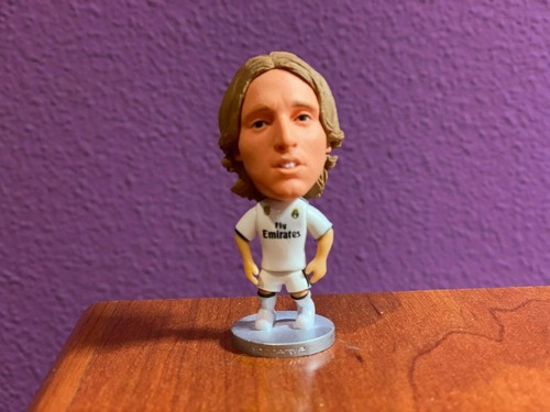 FIGURAS DE FUTBOLISTAS RESINA 6,5 CM. INIESTA - MESSI - MPBAPPÉ -RAÚL- MODRIC - Imagen 9 de 12
