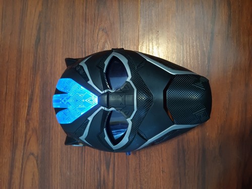 Marvel Avengers Black Panther Vibranium Power FX Light Up Kinder Maske - Bild 7 von 7