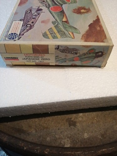 LINDBERG 1:48 Scale MITSUBISHI A6M ZERO Plastic Model Kit MOTORIZED - Foto 6 di 15