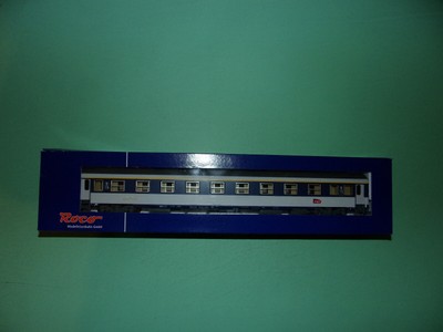 ROCO Sleeper Car 1st Class CORAL+ 45388 NEW and RARE