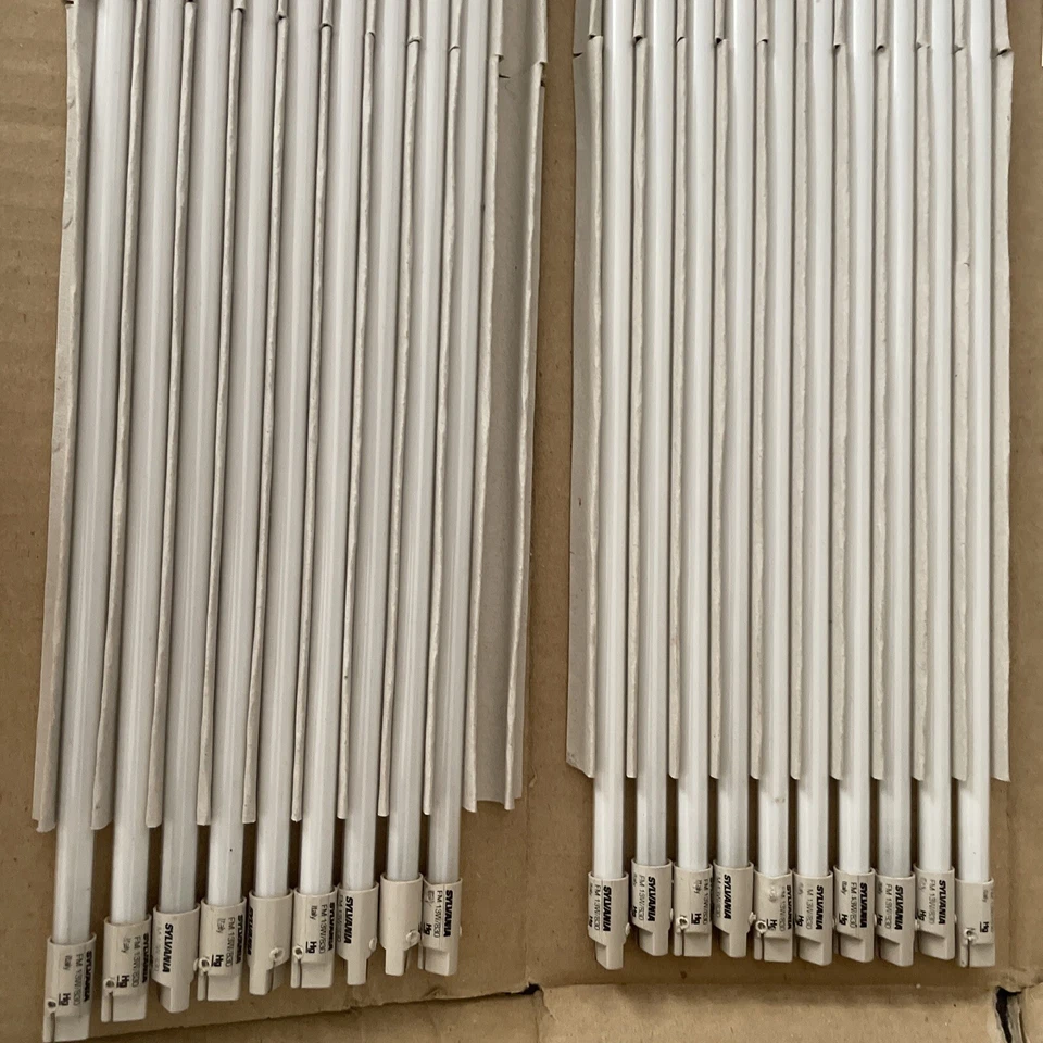 SYLVANIA FM13/830 - 13W T2 Bulbs 3000K - 26253-1 ( 19 EA ) [ New Open Box ] - Image 4 of 4