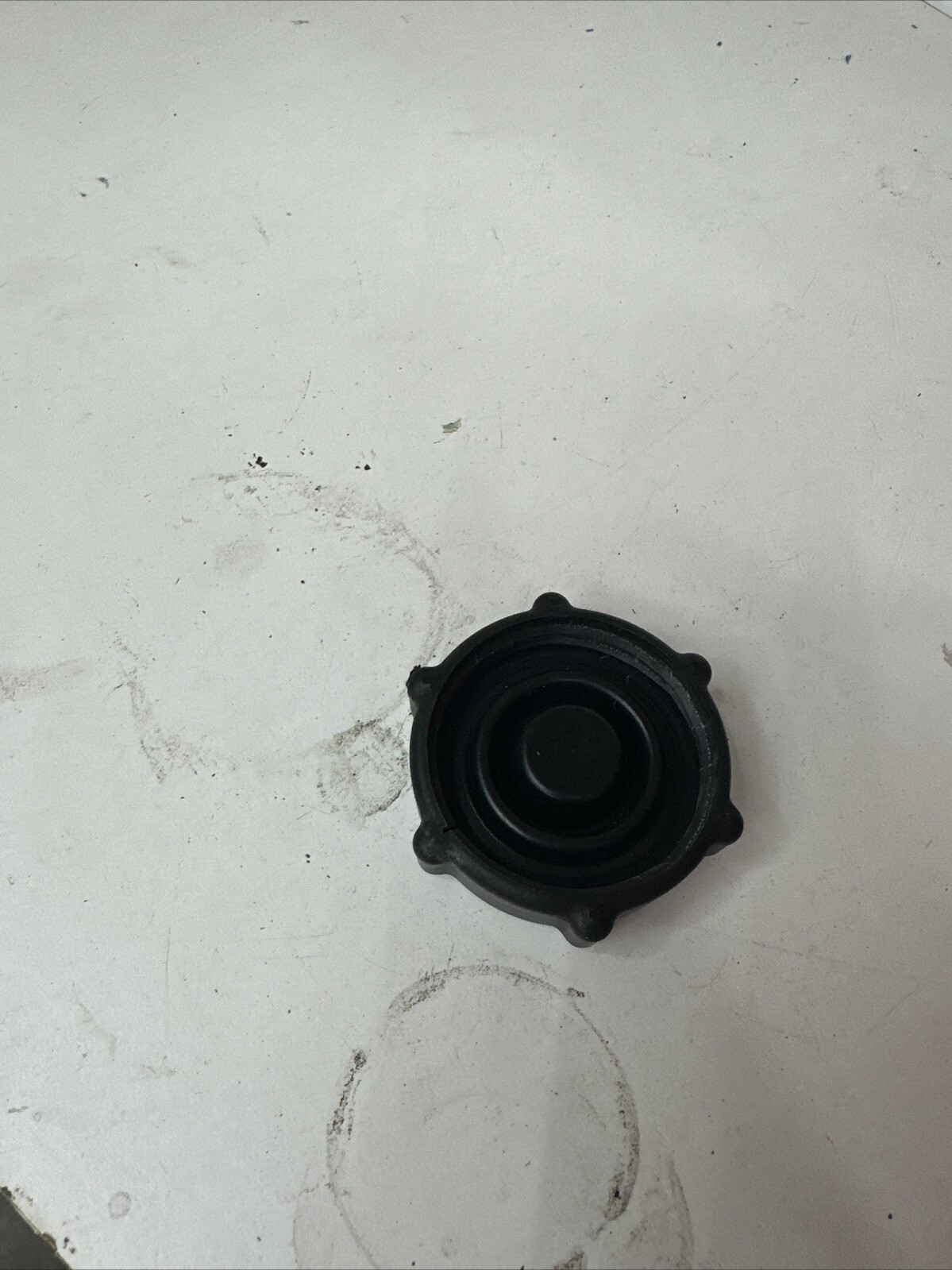 Aston Martin Brake Fluid Reservoir Cap - DB7, Vanquish - 33-84097