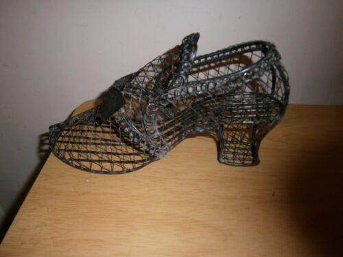 Early 2000's wire frame shoe ornament or for flower arranging.22cm (D37) - Picture 3 of 7