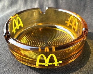Cenicero vintage de vidrio ámbar McDonald’s