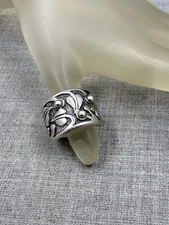 Silpada Holy Trinity Vine Textured Sterling Silver .925 Ring Size 6.75 R1686