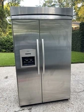 Thermador refrigerator 42in Built-in Side By Side