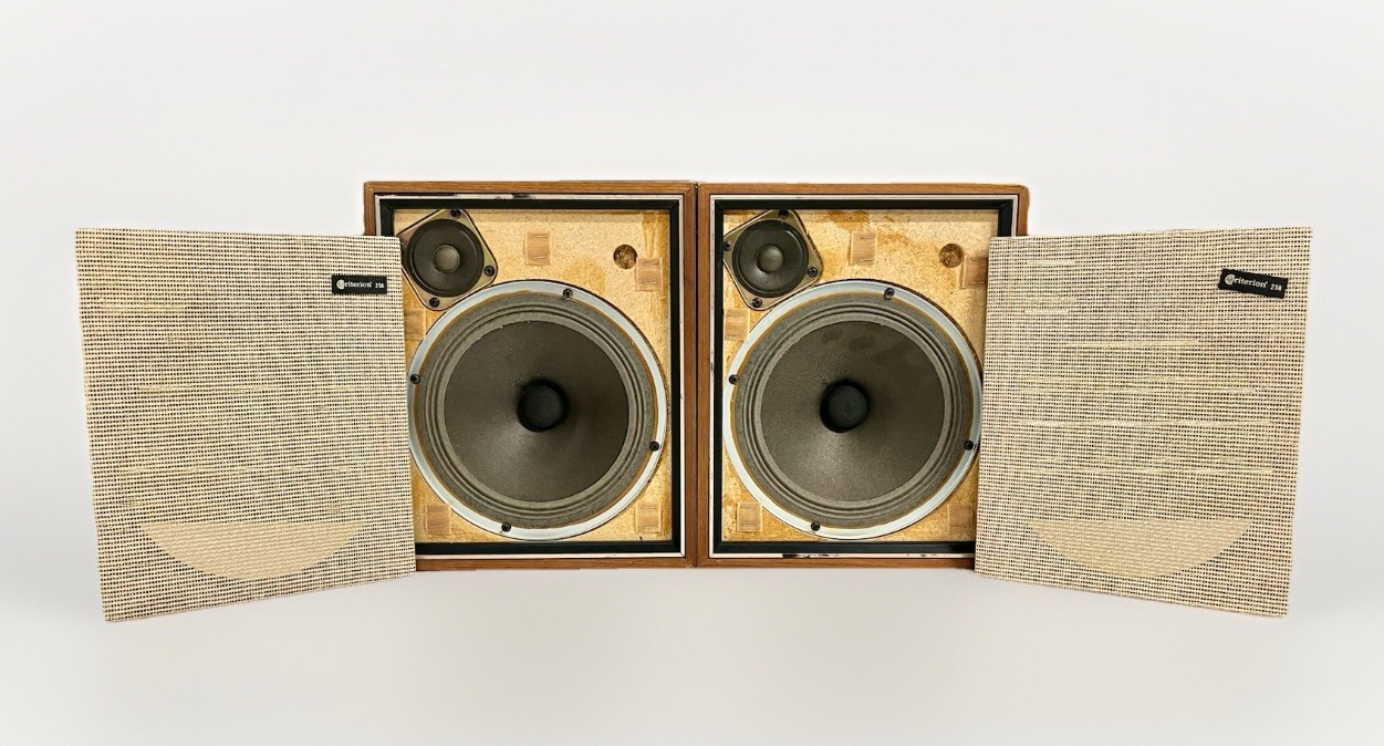 Vintage Criterion 25A Bookshelf Speakers Pair 8 Ohms 99-02255WX NICE TESTED WORK