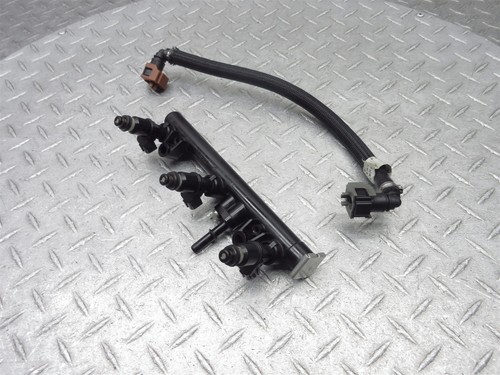 2015 13-16 Triumph Street Triple R Fuel Gas Petrol Injector Nozzle Rail Pipe - Picture 3 of 12