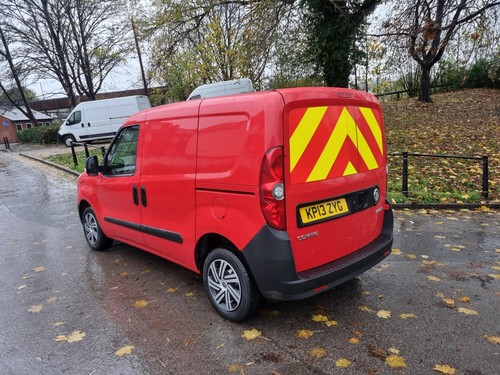 2013 Vauxhall Combo 2000 1.6 CDTI 16V 105ps H1 Van PANEL VAN Diesel Manual - Picture 4 of 16