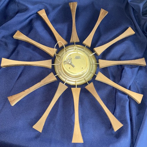 Vintage MCM Forestville Starburst Wall Clock Wood & Brass 20.5” Diameter w/ Key - Picture 5 of 6
