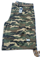 Mens Pro Club Shorts 52 , 15 Inch Inseam with cargo pockets. Green Camo w/belt