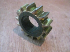 14-Tooth Metal Starter Gear Briggs and Stratton Replaces 693713 13114 NEW