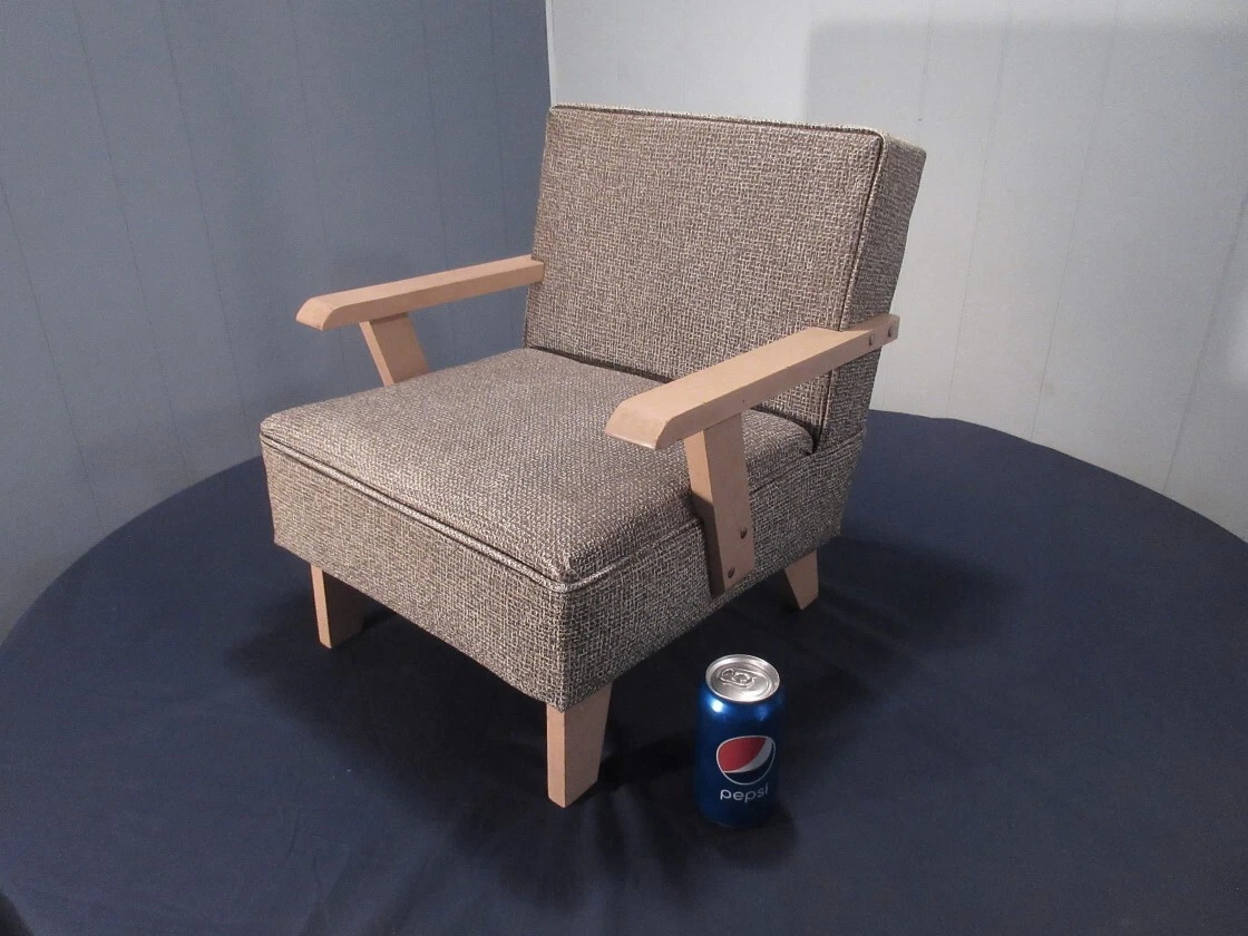 Crazy cute Vintage 1950 s Arm Chair Mid century Child s Salesman