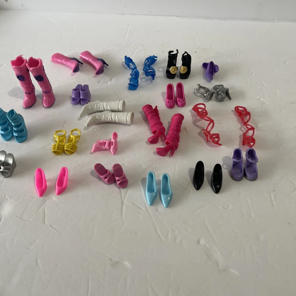 Barbie Skipper Stacie Zapatos 20 Pares Pies Planos Botas Altas Foto 3 de 4