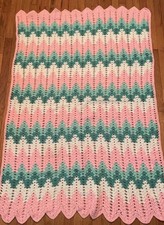 BEAUTIFUL NEW HANDMADE CROCHET BABY BLANKET/AFGHAN 61 in x 42in