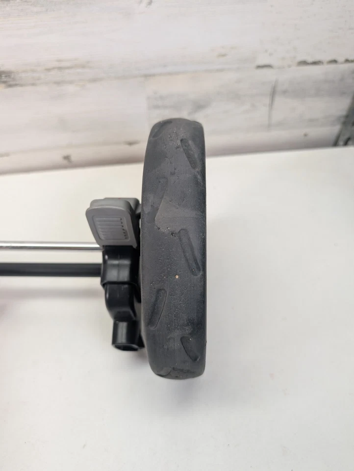 Cochecito Graco MDS Modos CK Click Connect Gotham Estándar Ruedas Traseras y Eje Foto 2 de 4