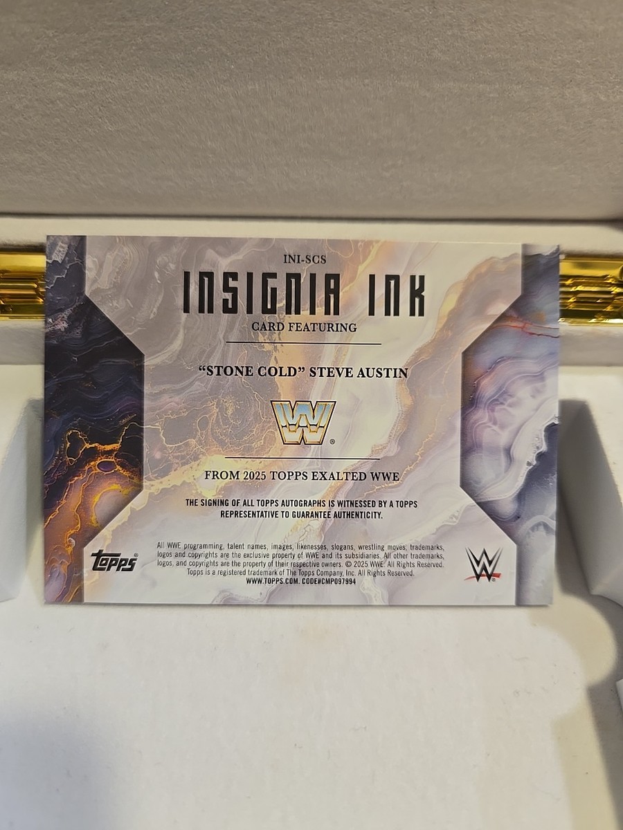 2025 Topps WWE Exalted Stone Cold Steve Austin Insignia Ink On
