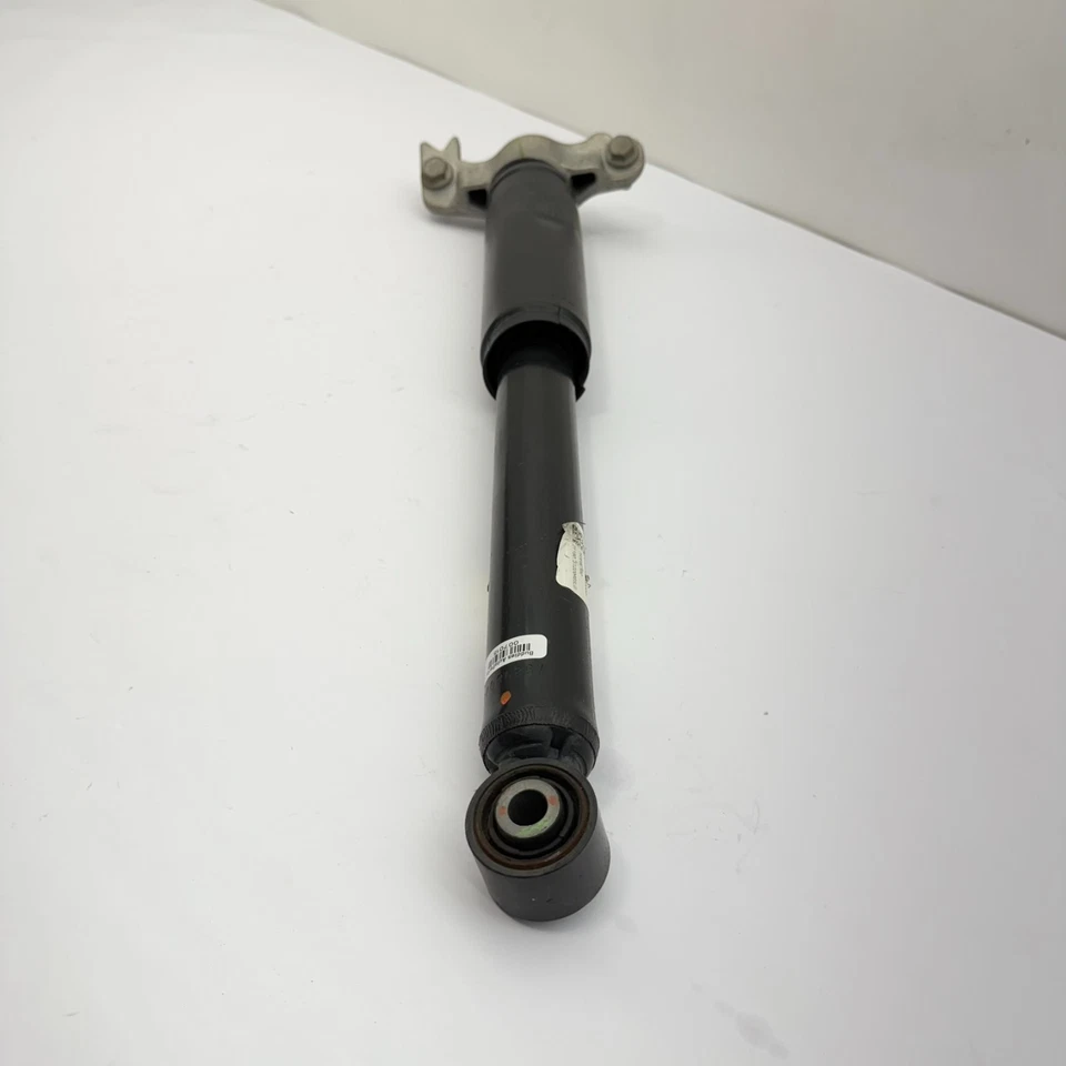 2018-2019 Cadillac XTS Rear Right Shock Absorber With Upper Mount 84633895 OEM - Image 3 of 4