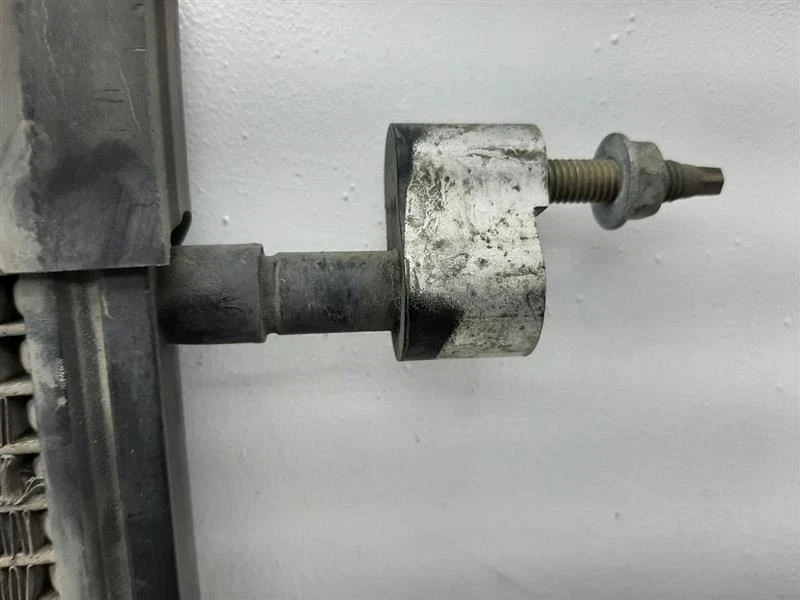 AC Condenser 00-13 Chevrolet Suburban 2500 20913752 - Image 3 of 4