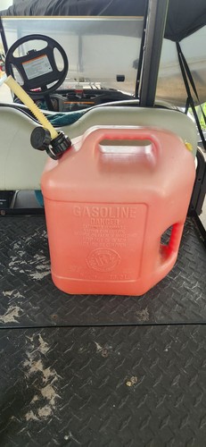 Blitz 6 Gallon Vented Red Gas Can Pre Ban Flex Nozzle Model 11841 USA