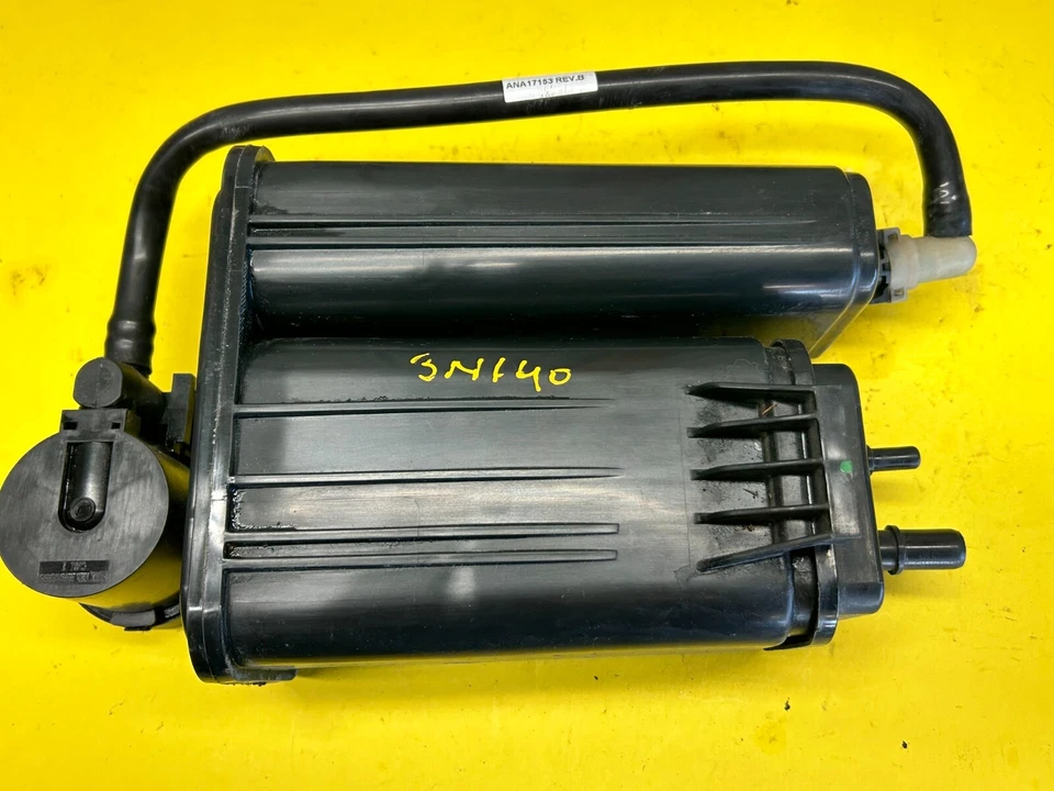 2008-2012 BUICK ENCLAVE FUEL VAPOR EVAPORATOR CANISTER BOX OEM 15136019 - Image 4 of 4