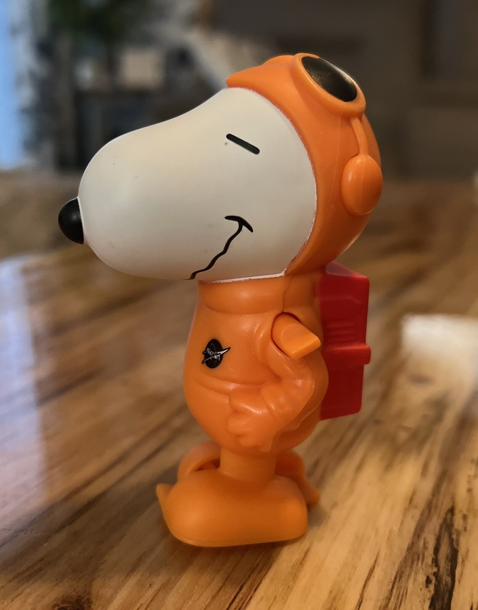 McDonalds Happy Meal Orange SNOOPY NASA WIND-UP Toy Walks Backward
