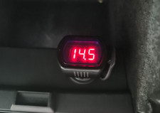KFZ Auto Spannungsanzeige Voltmeter Spannung anzeigen LED rot 12V