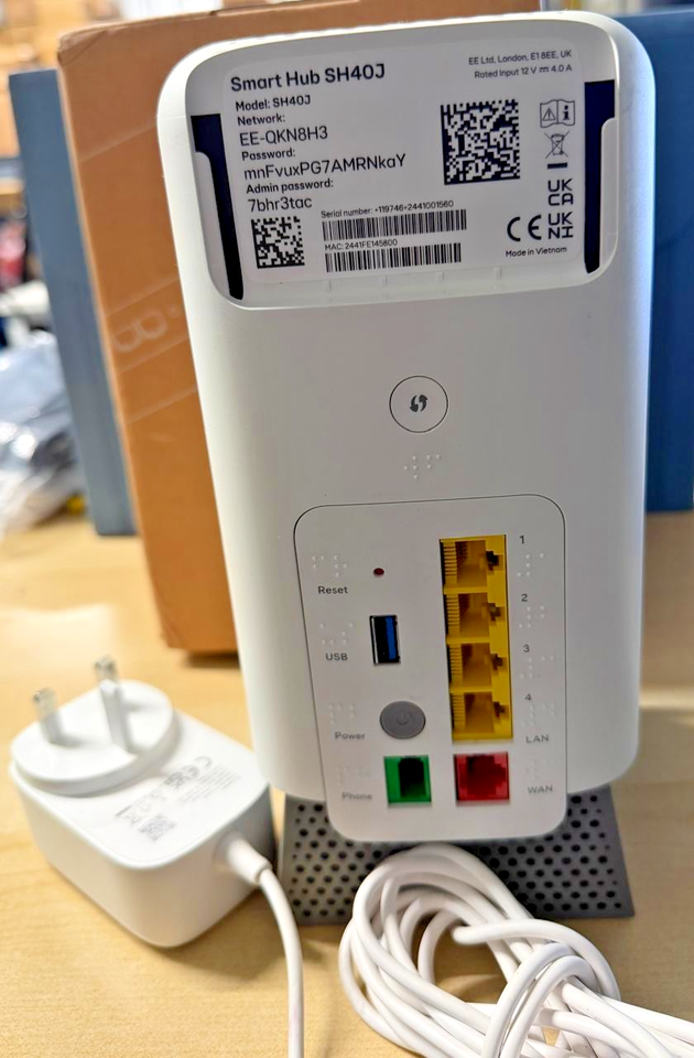 Ee Fiber Router EE Smart Hub Pro SH40J– Full Fiber Tri‑Band Router Ultra‑Fast, WiFi 7 ...
