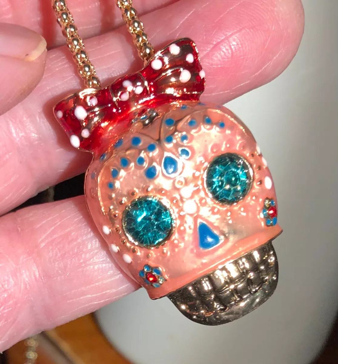 Betsey johnson sugar skull hotsell necklace