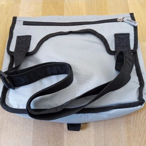 FANATIC NETBOOK /TABLET MESSENGER STYLE BAG - Image 2 of 4