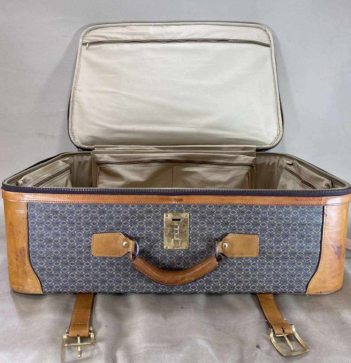 Hartmann WINGS & Belting Leather Trim 26