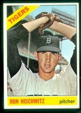 1966 TOPPS #38 RON NISCHWITZ EXMT
