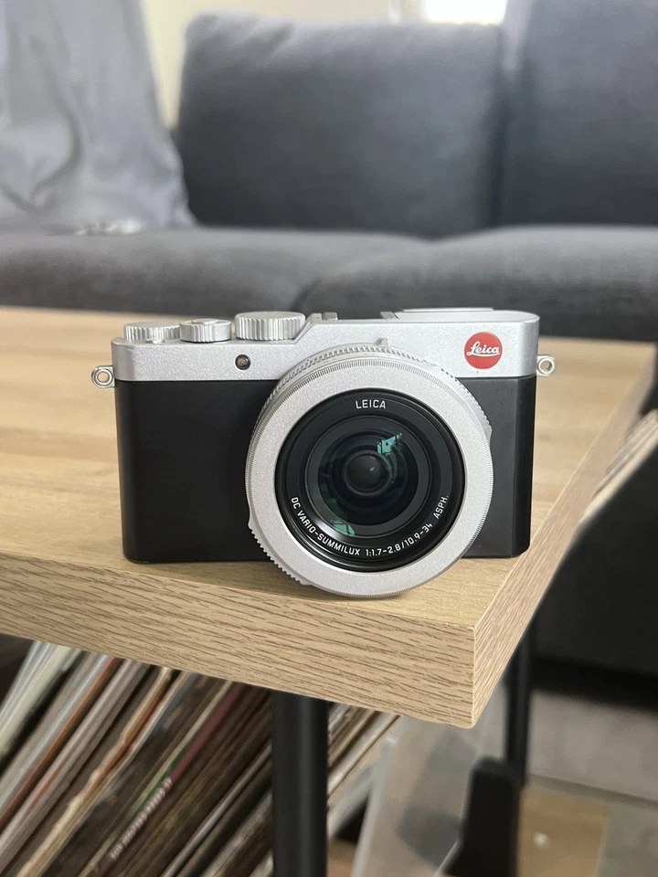 Leica D-LUX7 Digital Camera Silver - Image 2 of 4