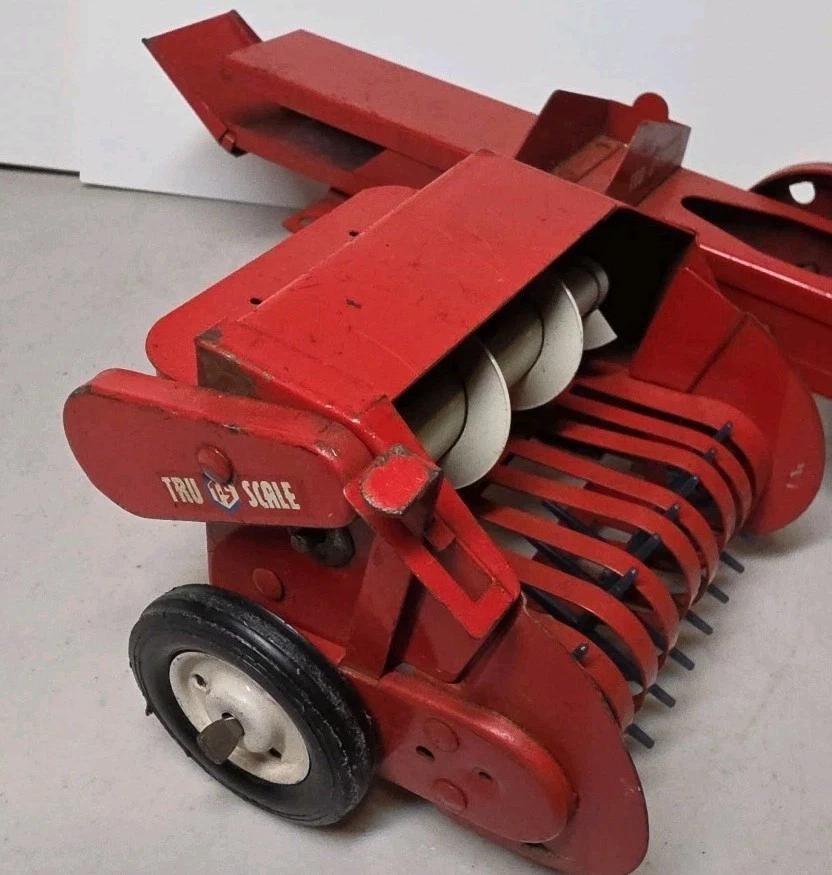 Vintage Carter Tru Scale Farm Hay Baler Toy 1/16 Scale Red Pressed Steel - Image 4 of 4