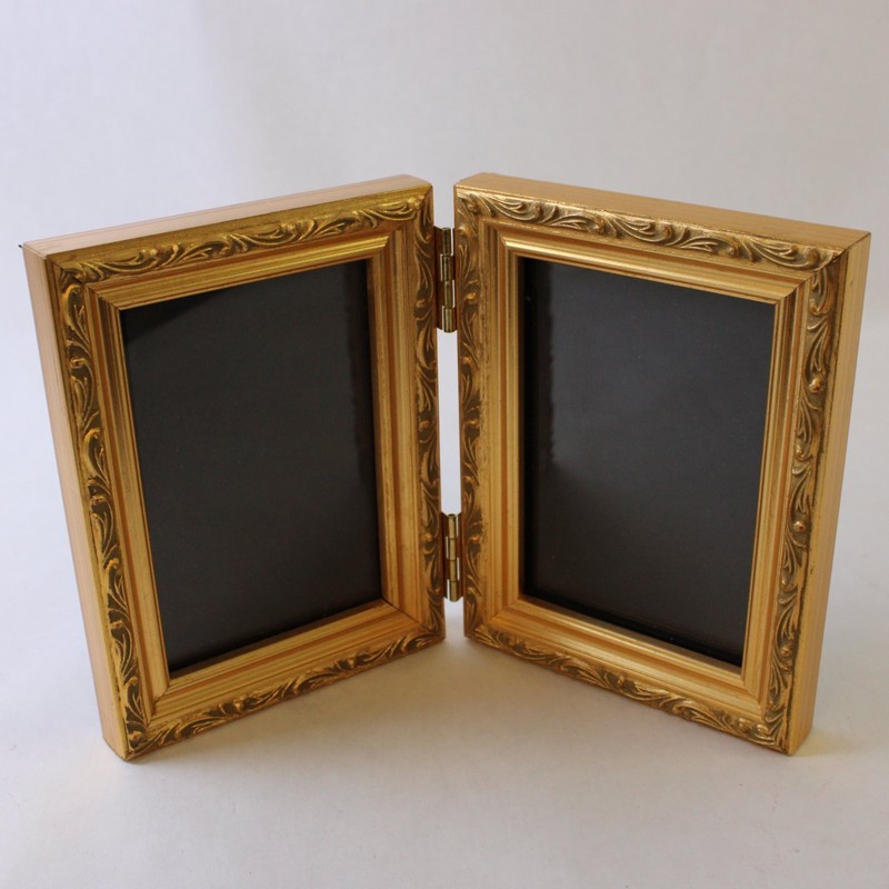 Fetco Gold Finish Ornate Bifold Tabletop Picture Frame 3.5"x5"