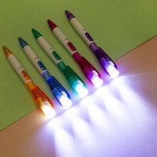 Bolígrafo multifuncional para estudiantes de 1 pieza con linterna LED-