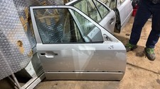 Mercedes W124 S124 T&uuml;r Fahrert&uuml;r vorne RECHTS  ORIGINAL 1247202405 1247202505