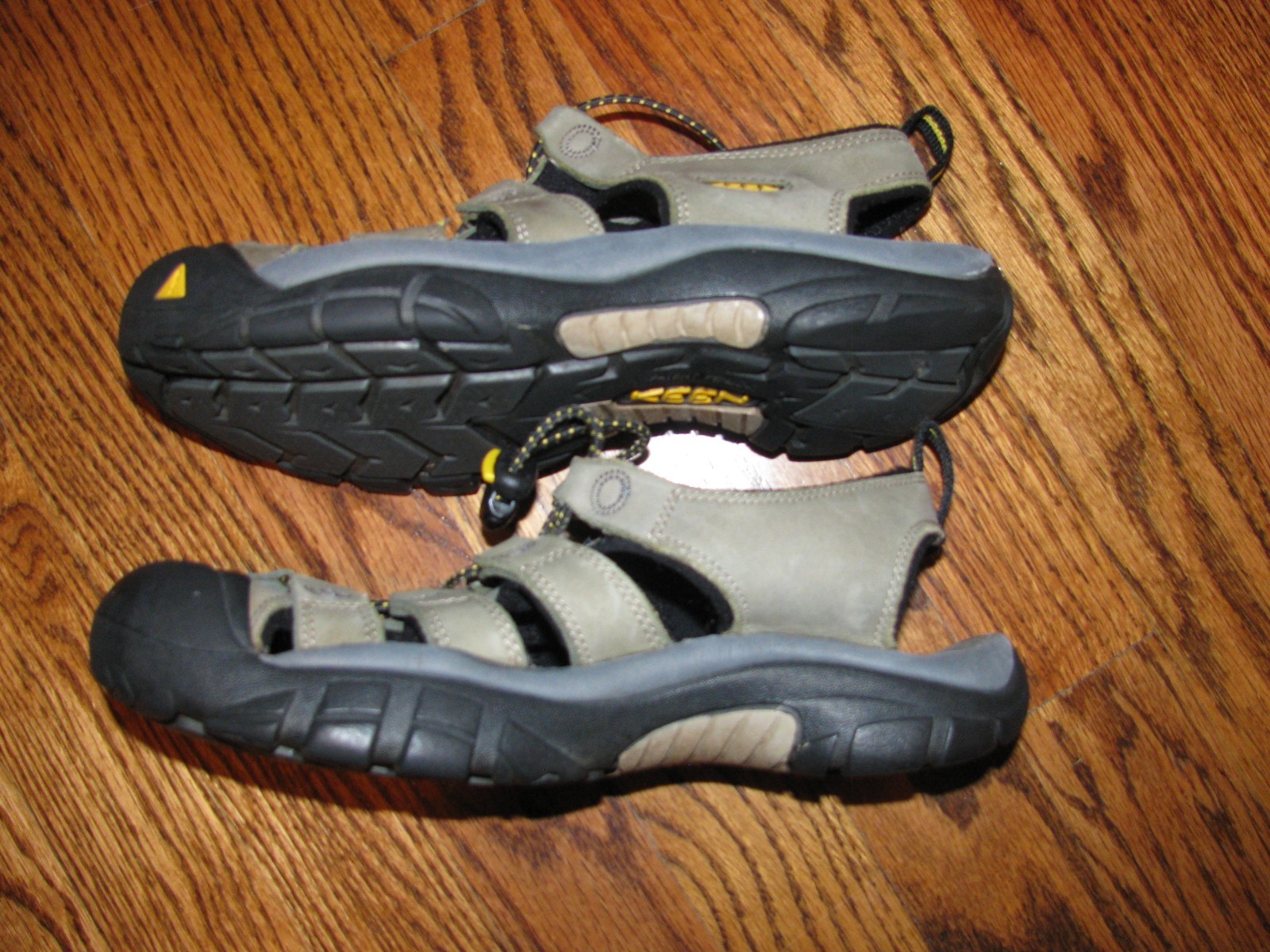 Sandali sportivi donna KEEN 7 5 verde salvia impermeabili ottime condizioni