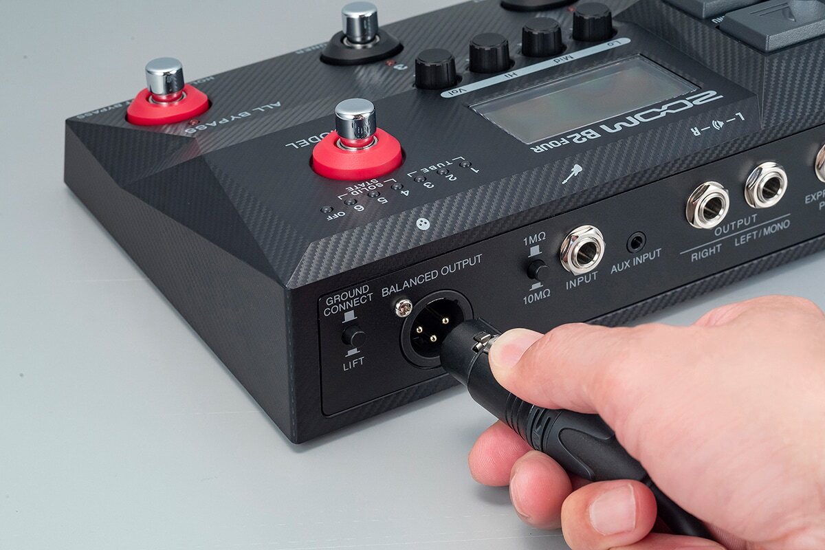 ZOOM B2 FOUR Amplifier Amp Emulator Multi Effector Electric