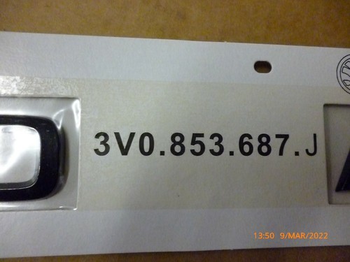 NEW GENUINE SKODA SUPERB TAILGATE BADGE LETTERING GLOSS BLACK 3V0853687J041 - Picture 9 of 10