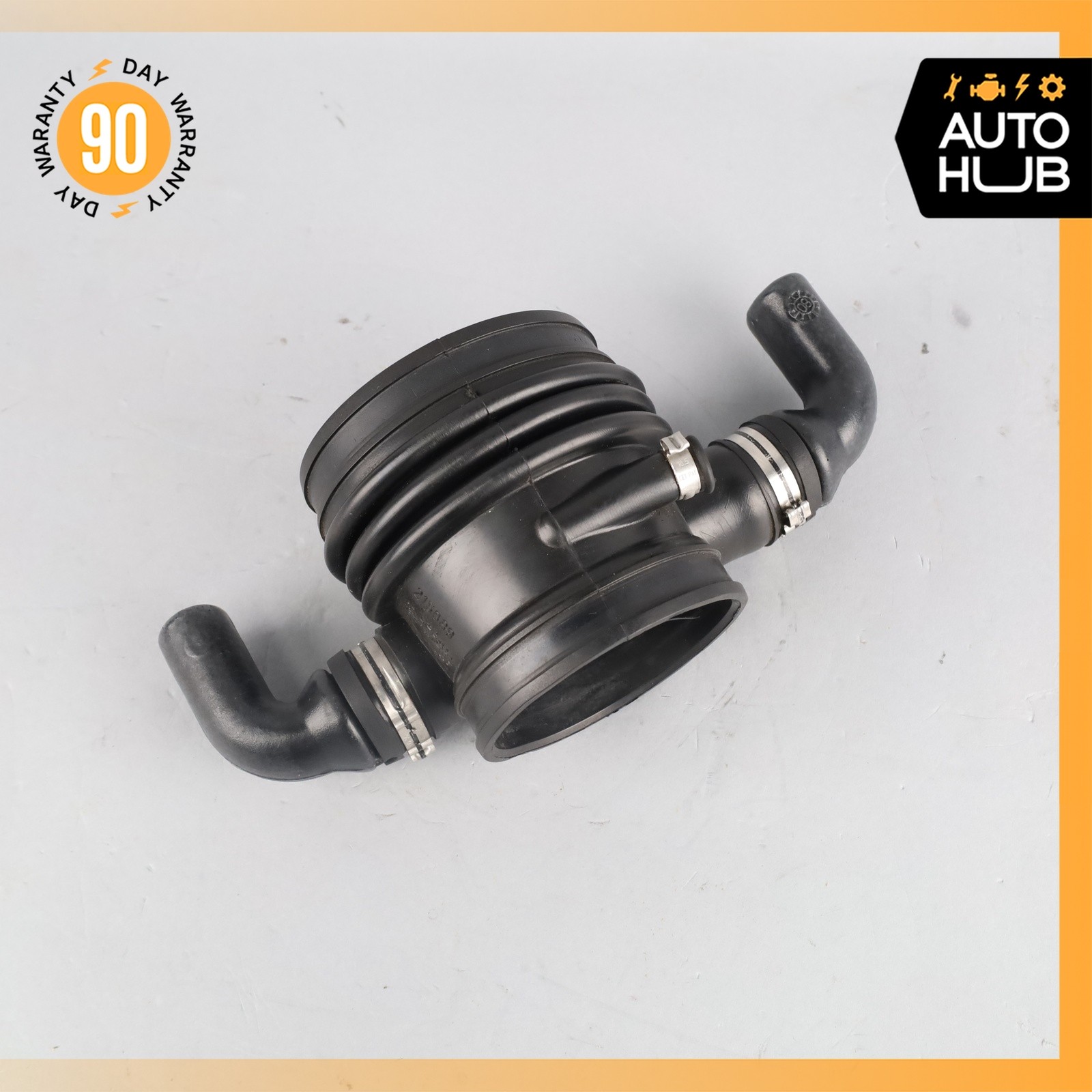 04-19 Maserati GranTurismo Quattroporte F136 Air Intake Duct Hose 215889 OEM