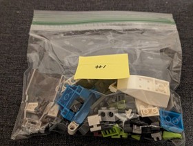 100% complete w/ antenna Lego Galaxy Squad set 70701 Swarm Interceptor