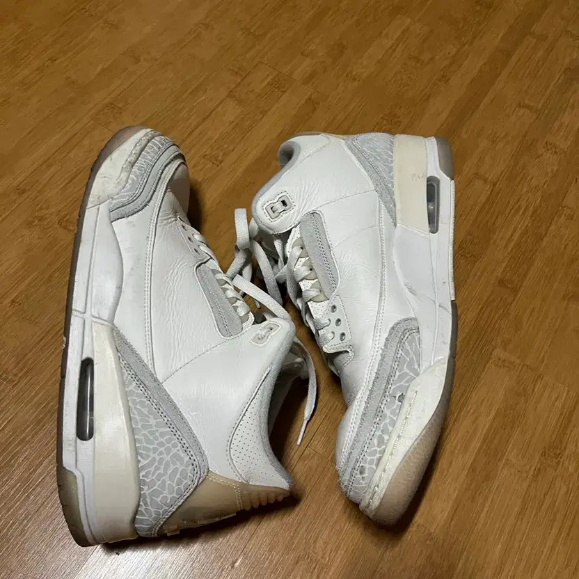 Air Jordan 3 Ivory Sneakers 300 Size for Men thumbnail 3