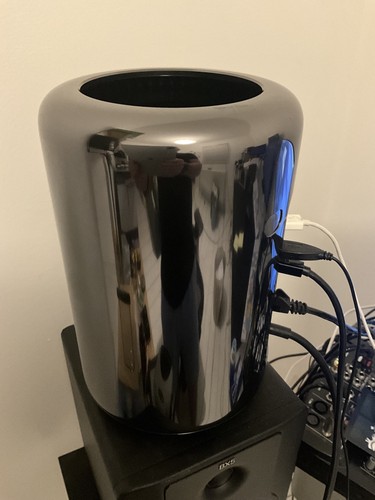 Apple Mac Pro A1481 2013 Xeon E5 3.0GHz 8-Core 500gb SSD / 64GB RAM - D500 - Picture 5 of 6